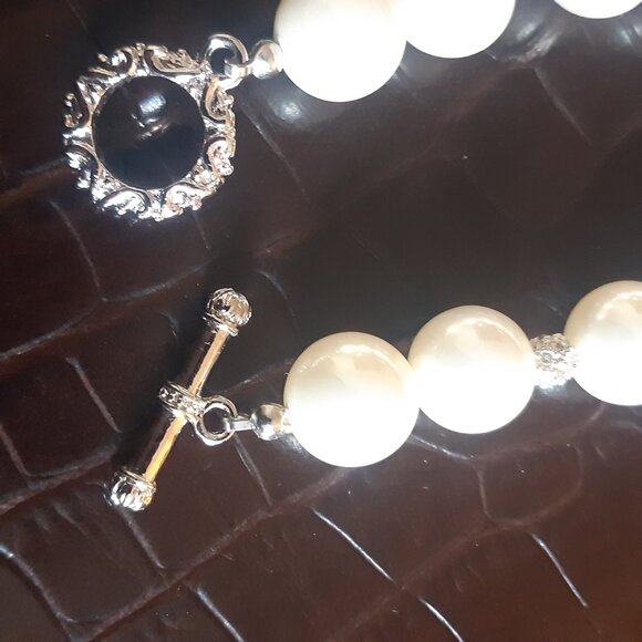 Pan Pacific South Ocean Shell Pearl Bracelet w/ Rhinestone & Silver Tone Spacers - Picture 4 of 10